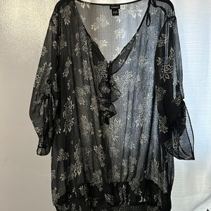 Black & white floral blouse